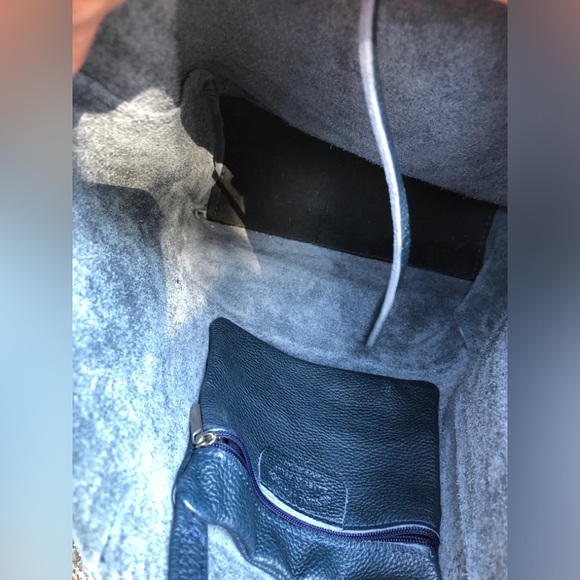 Italian leather tote, dark blue, EUC - Picture 4 of 4